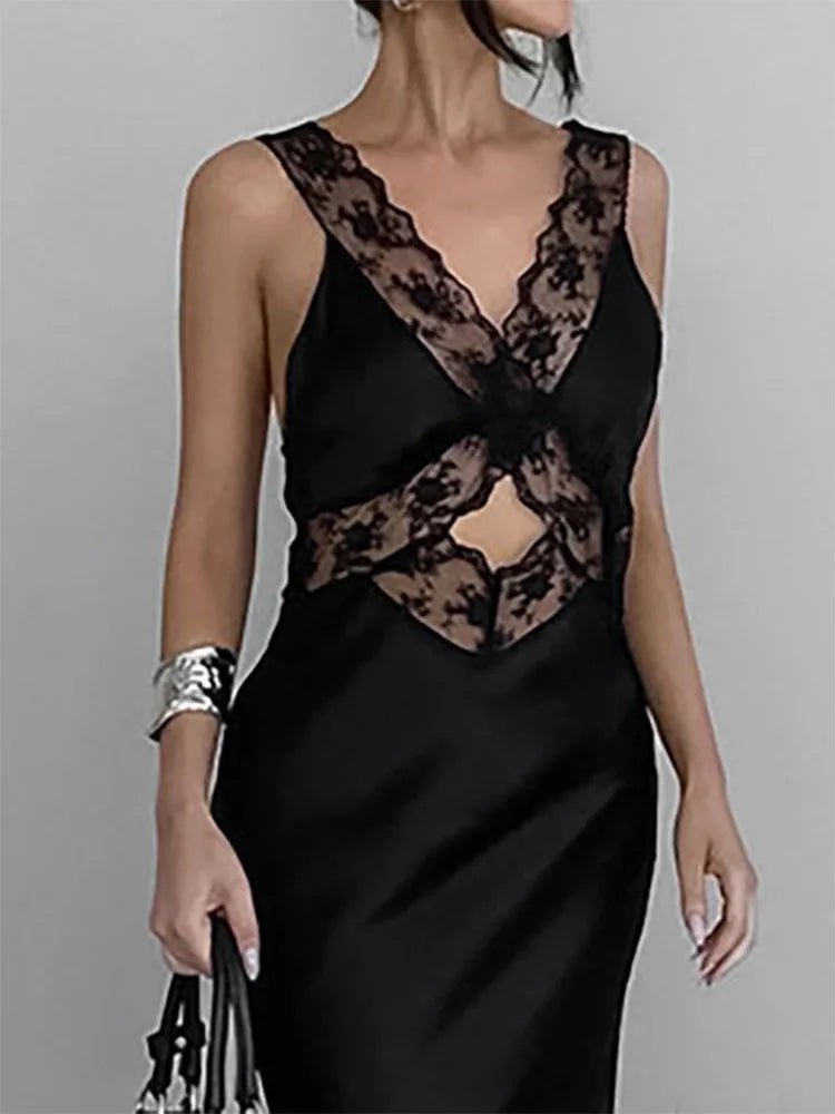 Women's SOERA Bianca Deep V-Neck Lace Maxi Dress
