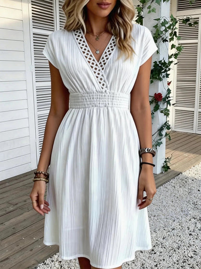 Women's SOERA Ilaria French Lace V-Neck Fitted Dress