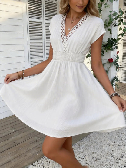 Women's SOERA Ilaria French Lace V-Neck Fitted Dress