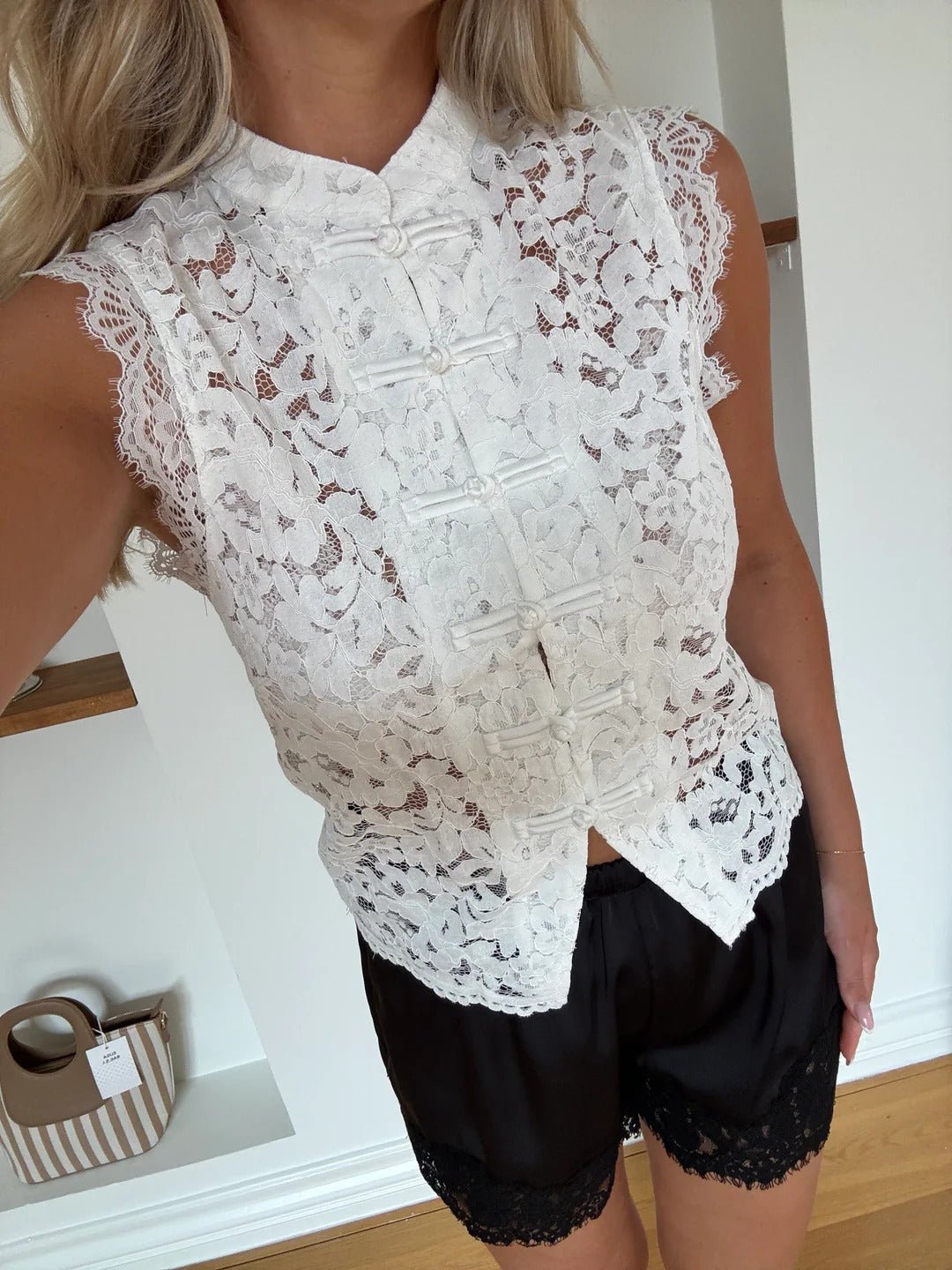 Women's Bianca Mandarin Sleeveless Lace Top