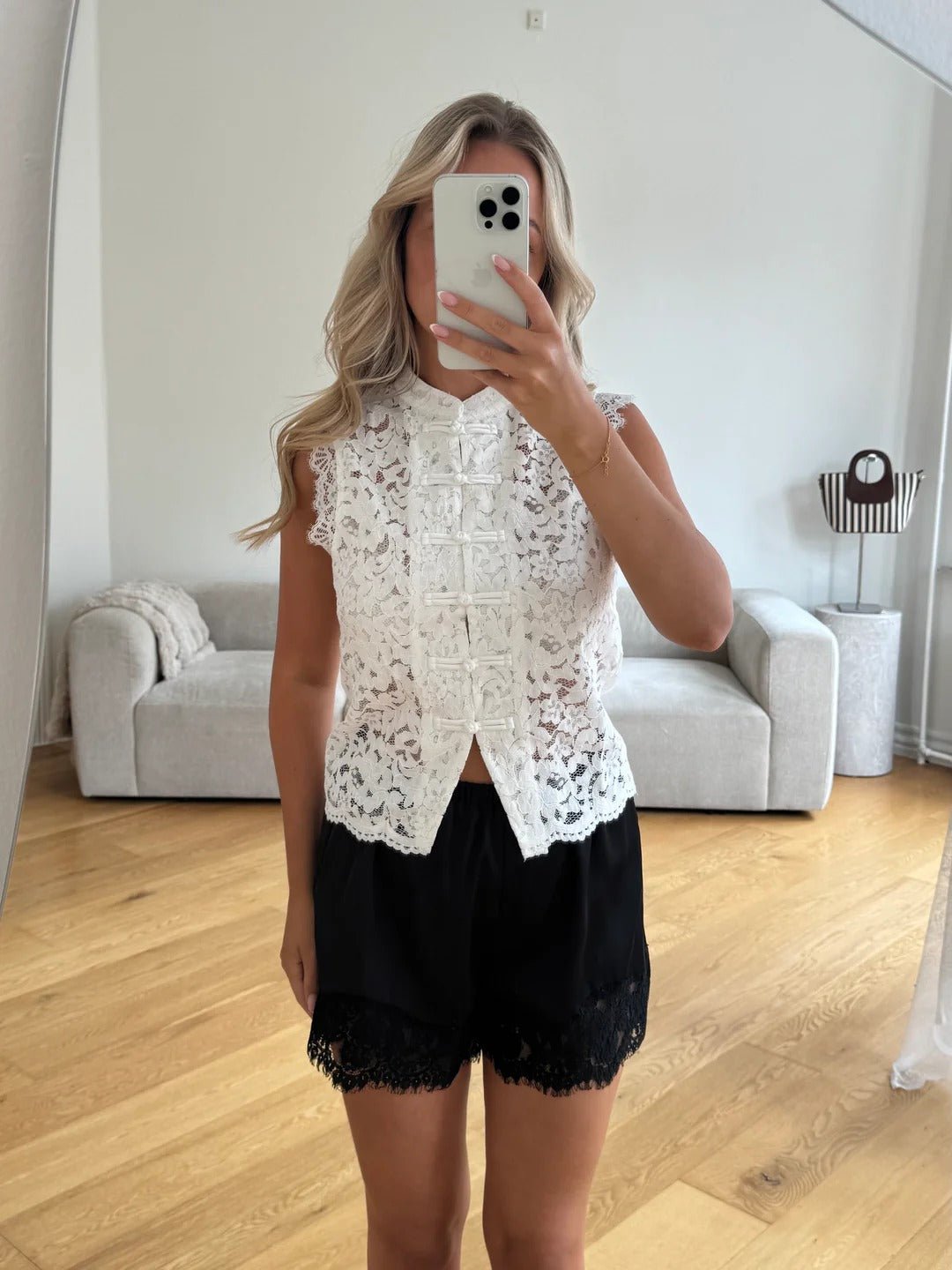 Women's Bianca Mandarin Sleeveless Lace Top